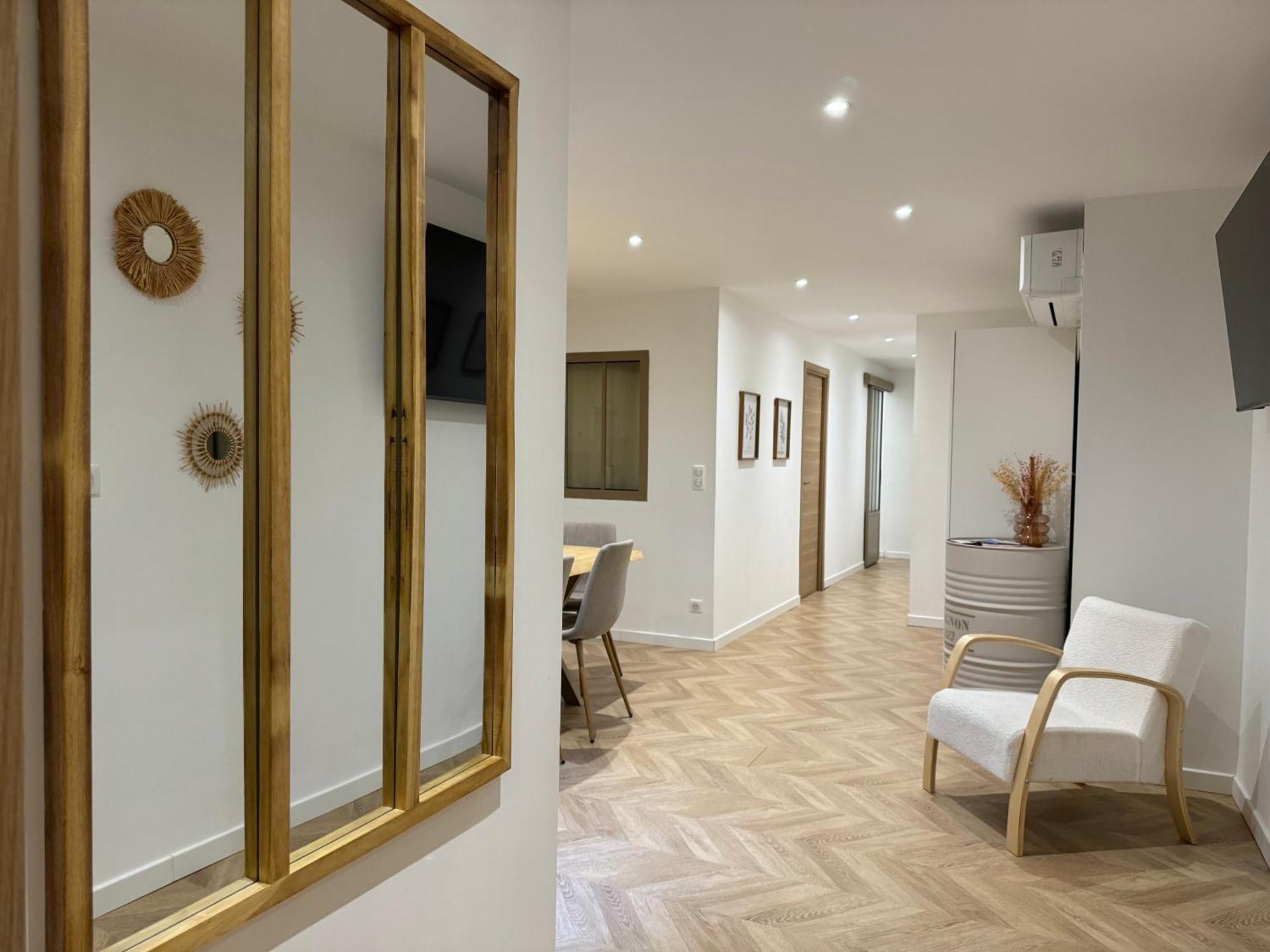 Appartamento Le Rive Droite - Gare Centre - Wifi - Terrasse - Face Remparts Avignone Esterno foto