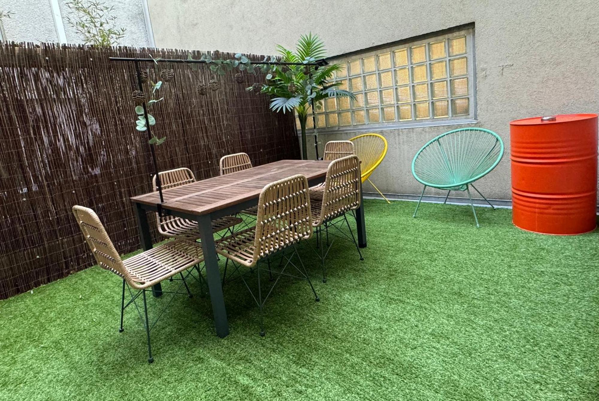 Appartamento Le Rive Droite - Gare Centre - Wifi - Terrasse - Face Remparts Avignone Esterno foto