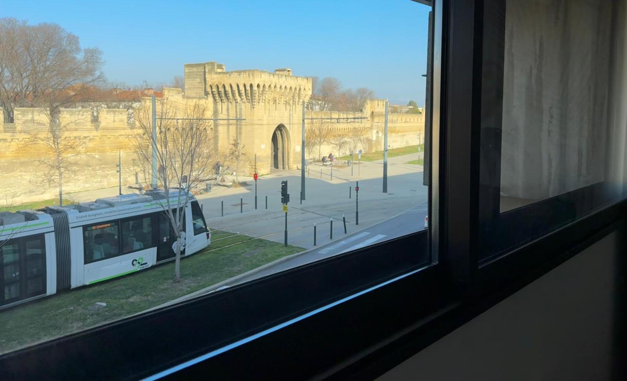 Appartamento Le Rive Droite - Gare Centre - Wifi - Terrasse - Face Remparts Avignone Esterno foto